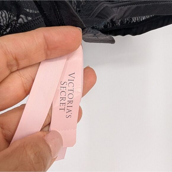 Victoria's Secret Black Bralette with Red Heart Details - Picture 5 of 6